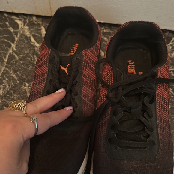 Puma Running Shoes - Picture 2 of 7
